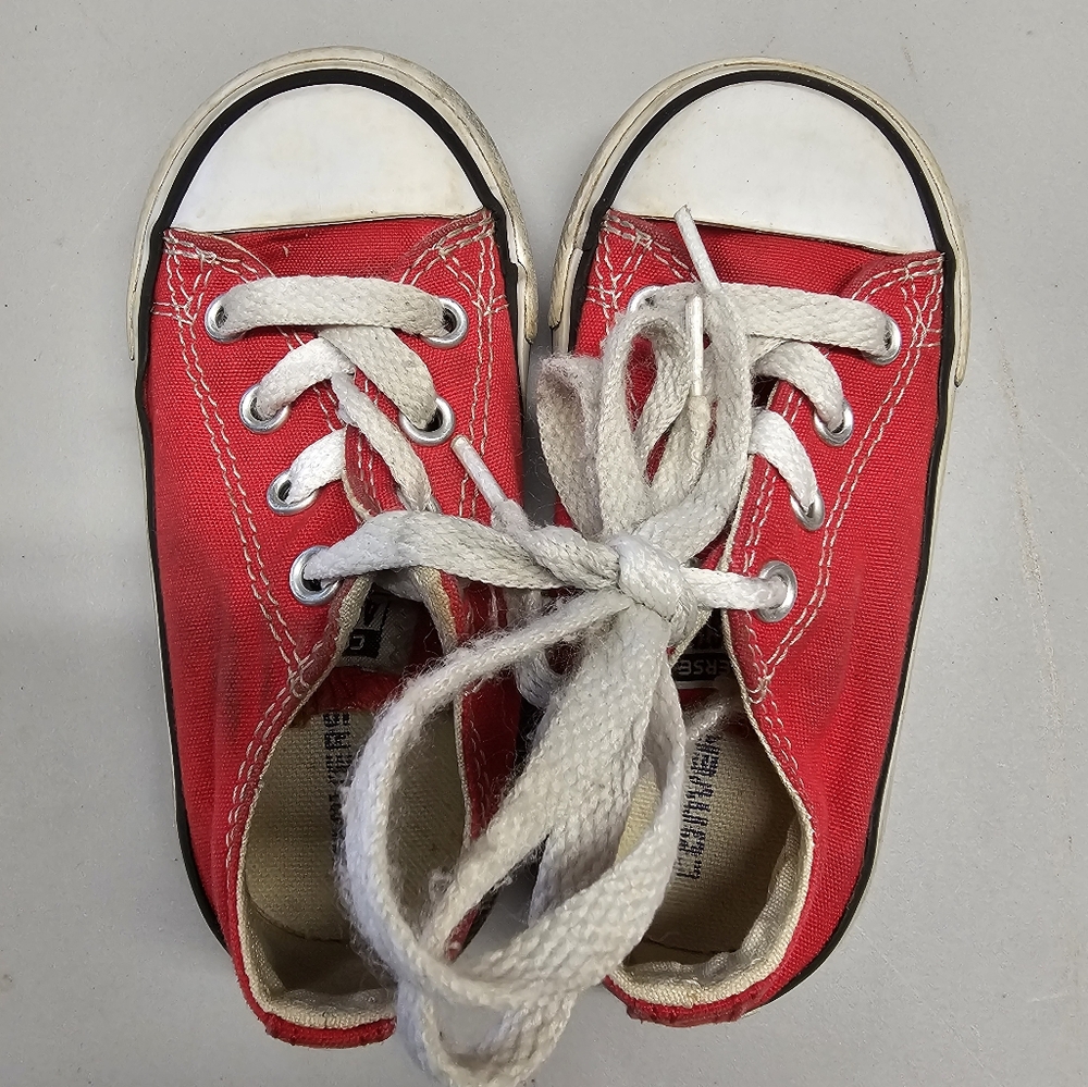 Converse All Star Toddler Size 6 Red